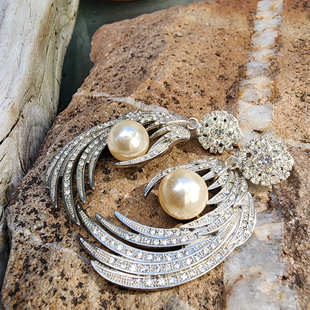 Earrings/Clips American Vintage Jewelry Faux Large Pearls White Crystals - Picture 11 of 15